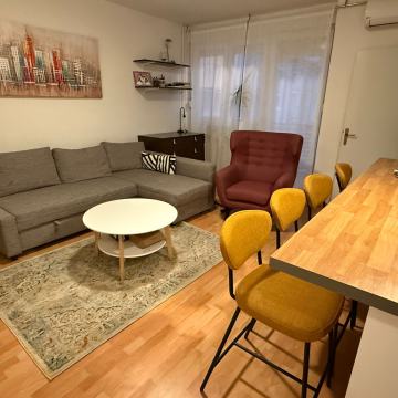 Jarun, lijep manji 2-soban stan, LIFT!!