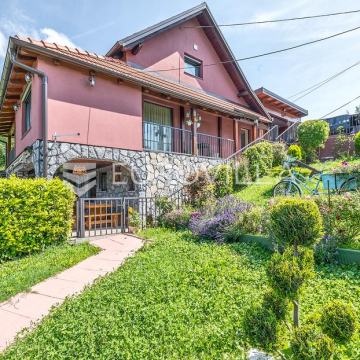 Jastrebarsko, Plešivica kuća NKP 252 m2 na zemljištu 1.260m2