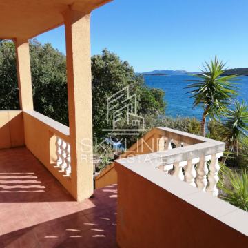 NEPONOVLJIVA LOKACIJA - Kuća 1. red uz more