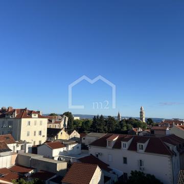 JEDNOSOBAN - CENTAR - BALKON