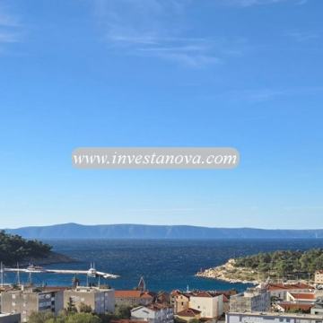 PRILIKA! Jednosoban stan u centru s pogledom na more Makarska