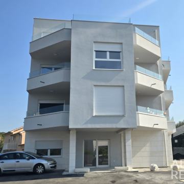 Jezera, otok Murter, dvosoban apartman s pogledom na more, useljiv odm