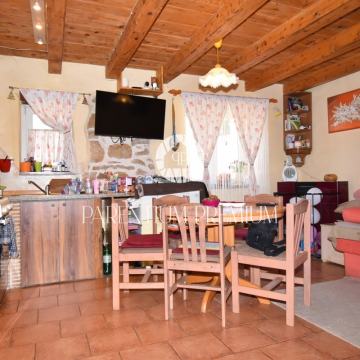 Kamena kuća u nizu na 3 etaže