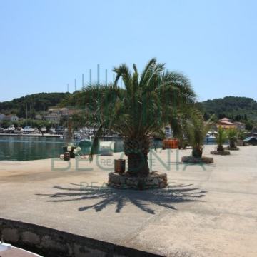 Kamena kuća u nizu, 50 m od mora. VELI IŽ, ZADAR