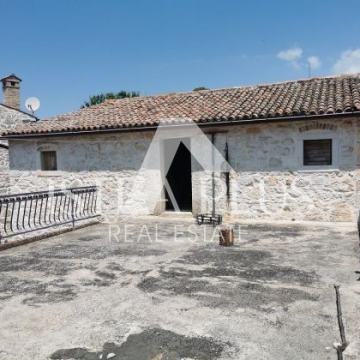Kamena kuća- okolica Vrsar