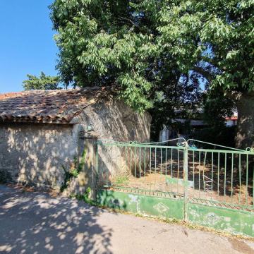 Kamena kuća na prodaju Šišan Pula