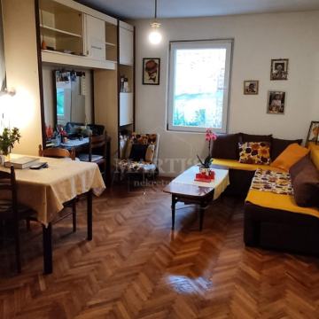 Karlovac, Banija, 55m2, 2 sobe, 1 kat + potkrovlje