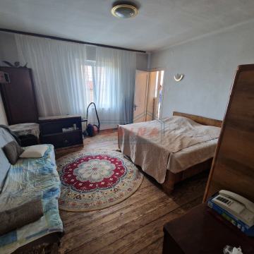 Kaštel Lukšić, kamena kuća 290m2, terasa, blizu mora, prodaja