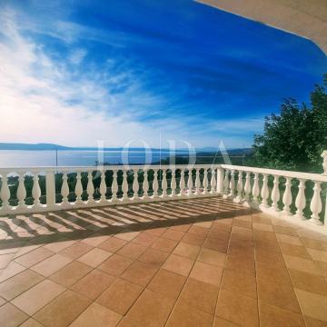 KLENOVICA, kuća sa dva stana