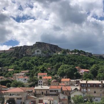Knin - obiteljska kuća na prodaju