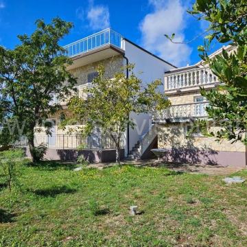 .::: Komforna obiteljska kuća na velikom imanju :::.