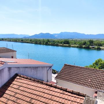 Komin,kuća na tri etaže 144m2, u centru uz Neretvu-odlična investicija