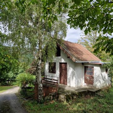 Krapina - vikendica (klet) 40m2 na odličnoj lokaciji