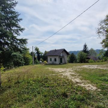 Krapinske Toplice - Vrtnjakovec, kuća sa zemljištem na vrhu brda