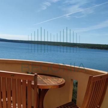Kuća sa 3 apartmana i garažom, POGLED NA MORE. POSEDARJE, ZADAR