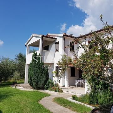 Samostojeća kuća sa 5 apartmana