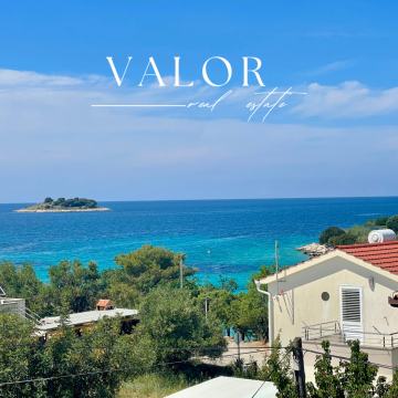 Kuća s 6 apartmana: Rogoznica, 428.00 m2, 60m od mora