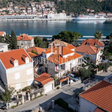 Prodaja kuće na atraktivnoj lokaciji u Lapadu, Dubrovnik, Mogućnost za