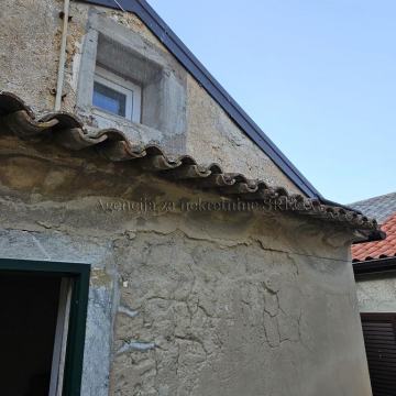 House: Baška, 65 m2, TRADIT. MEDITERRANEAN, IN THE HINDREAL OF BAŠKA!