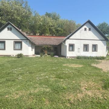 Kuća: Batina, 124.00 m2