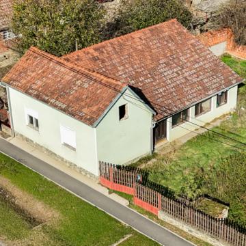 Kuća: Bokšić, 83.00 m2 + 4400 m2 zemljište