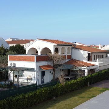 Kuća u centru Vodica, 446.00 m2