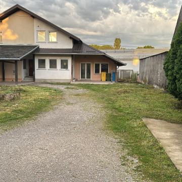 Kuća, Novo Čiče - Velika Gorica, 200 m²