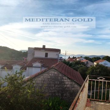 Kuća, Čiovo, Okrug Donji, idealno za obiteljski život / investicija