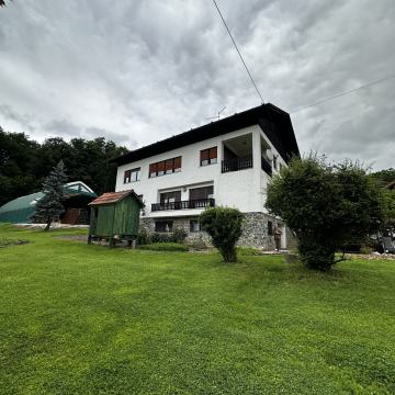 Kuća:Donja Pušća,400.00 m2 na parceli od 1502 m2.Zaprešić udaljen 5.km