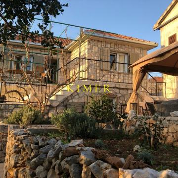 STONE HOUSE, TWO APARTMENTS, YARD, WIEV