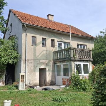 Kuća u Gospića, potrebna adaptacija!