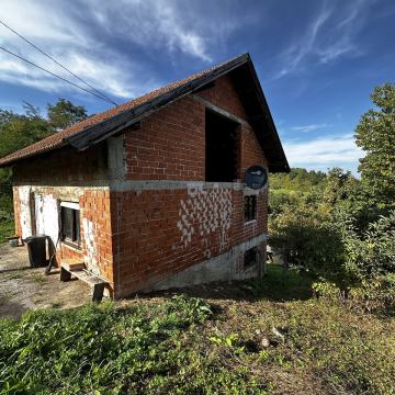 Kuća: Hrebine-Pušća,Katnica-130.00 m2,na okucnici od 2.047.m2
