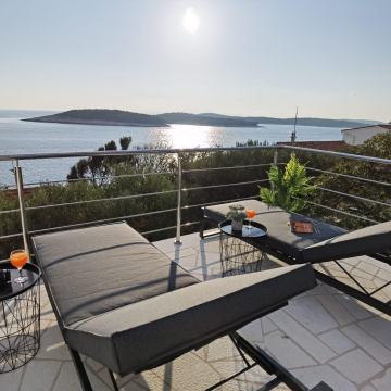 Kuća: Hvar, 239.00 m2 s pogledom na more, 50m od mora, GRAD HVAR