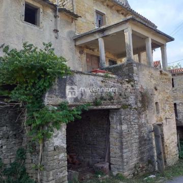 KUĆA, ISTRA - OKOLICA MOTOVUNA, 135 m2