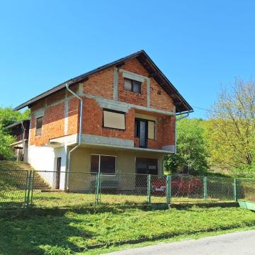 Kuća: Johovo, 70.00 m2 + dvorišni objekt 100 m2