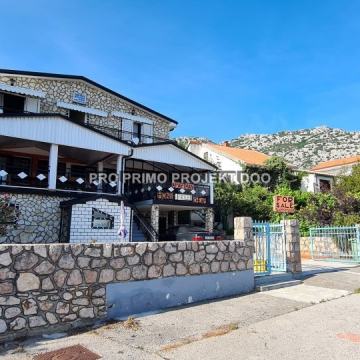 Kuća: Karlobag, katnica, 450.00 m2 NA UPIT