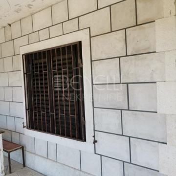 Kuća: Kaštel Lukšić, 206.00 m2