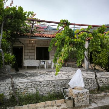 Kuća 165m2, K.Lukšić, Imanje 2993m2, pogled na more