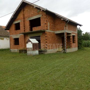 Kuća katnica, 200 m2, niski roh-bau, 4763 m2 plac, Popovac