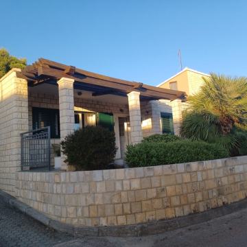 SNIŽENO ! Kuća: KORČULA - Čara +2 apartmana +mogućnost dogradnje