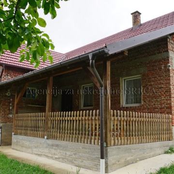 Kuća: Kostanjevac, 130.00 m2, NA LAGANOJ UZVISINI, ODLIČ. RASPORED !