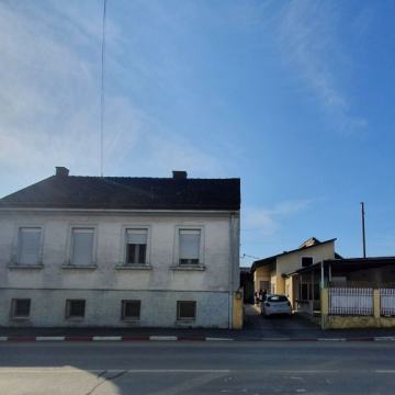 Kuća: Križevci, Smičklasova, samostojeća sa dvorišnom kućom