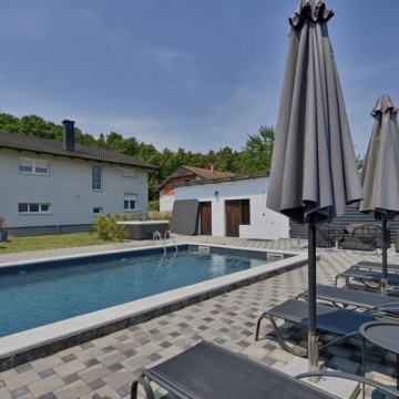 Kuća: Križevci, visoka prizemnica, 220 m2 mogućnost dva odvojena stana