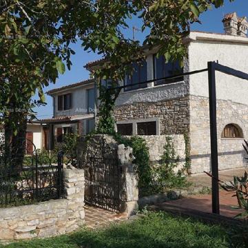 Kuća s restoranom u blizini Ližnjana - Odlična investicija!