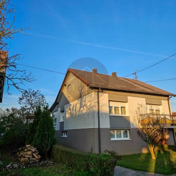 Kuća: Kutina, 290.00 m2