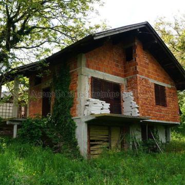 Kuća: Ludinica, 80.00 m2 SA 12.320m2 OKUĆNICE, PLODNA ZEMLJA 22.000EUR