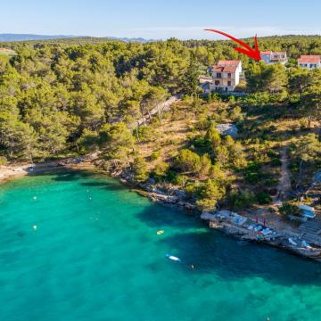 Kuća u mirnoj uvali, Milna, otok Brač