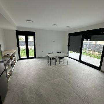 Mušalež, nova elegantna vila na  3 kata, 185m2 - 800 m od mora