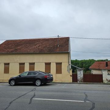 Kuća: Našice, 160.00 m2