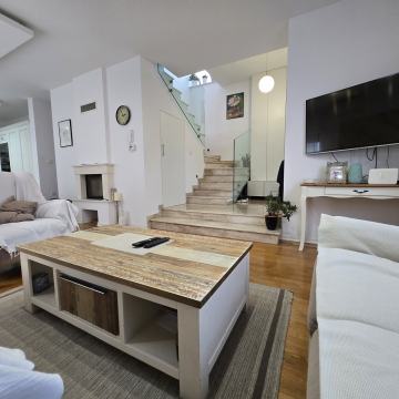 Kuća u nizu, Gajnice, 140m2, Prizemlje+Kat, Vrt, Novogradnja!